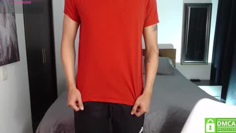 yoshy_man online show from November 19, 2025, 3:06 am