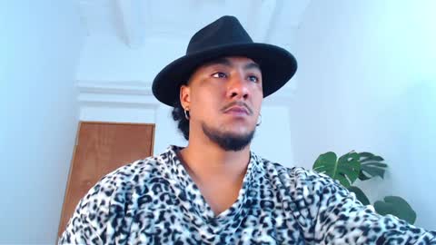 Enzo online show from January 30, 2025, 9:25 am