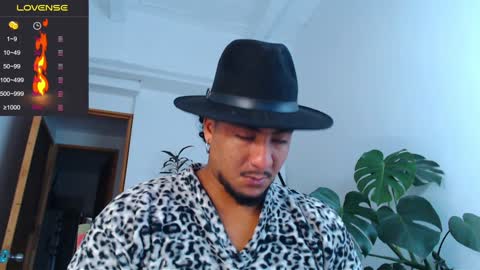 Enzo online show from February 1, 2025, 5:39 am