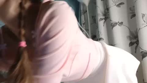 Snapshot of you_desire chatting on January 8, 2025, 2:14 pm Liliya online show from January 8, 2025, 2:14 pm