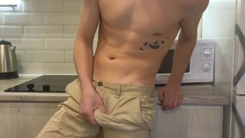 Snapshot of you_dream_ chatting on December 22, 2024, 9:53 pm you_dream_ online show from December 22, 2024, 9:53 pm