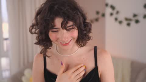 Snapshot of you_fell_in_love chatting on December 22, 2024, 7:11 am Elizabeth brunette -- Darline blonde online show from December 22, 2024, 7:11 am