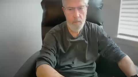 Snapshot of yougogirl_3 chatting on October 10, 2025, 2:05 pm Colorado Guy Straight online show from October 10, 2025, 2:05 pm