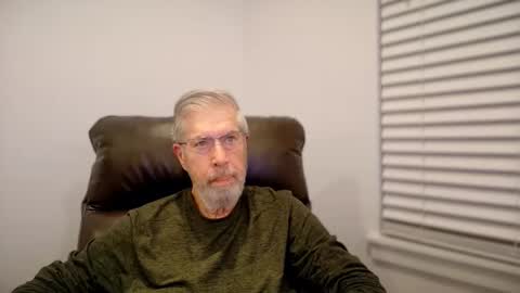 Snapshot of yougogirl_3 chatting on November 10, 2025, 12:37 pm Colorado Guy Straight online show from November 10, 2025, 12:37 pm