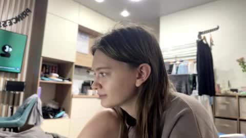 Anna and Luna online show from February 13, 2026, 7:43 pm