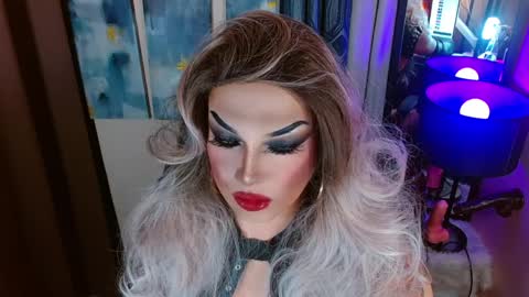 QUEEN MADISON  online show from April 2, 2026, 6:22 am