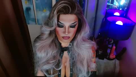 Snapshot of your1truequeen chatting on May 23, 2026, 6:23 pm QUEEN MADISON online show from May 23, 2026, 6:23 pm