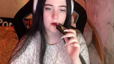 your_8a8y online show from November 30, 2025, 8:35 pm