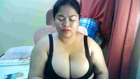 Snapshot of your_big_boobs chatting on October 2, 2025, 12:56 pm your_big_boobs online show from October 2, 2025, 12:56 pm