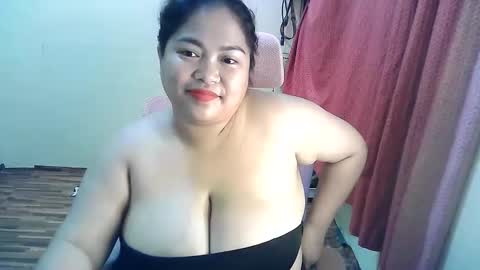 Snapshot of your_big_boobs chatting on October 4, 2025, 1:31 pm your_big_boobs online show from October 4, 2025, 1:31 pm