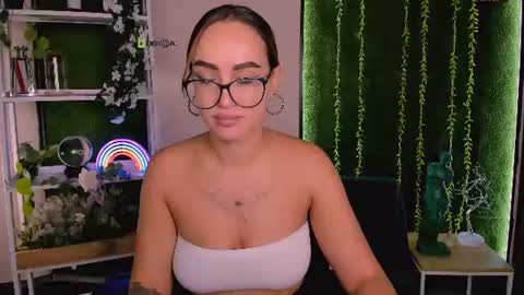Snapshot of your_bunny12 chatting on August 4, 2026, 5:43 am your bunny12 online show from August 4, 2026, 5:43 am