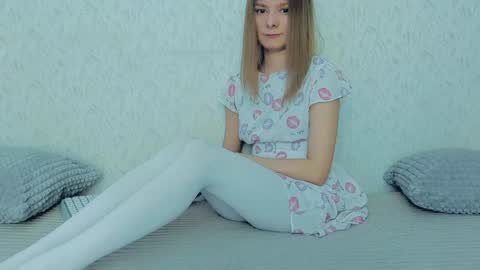 Lily online show from January 19, 2025, 5:37 am