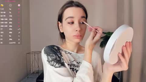 Lina online show from March 9, 2026, 11:14 am