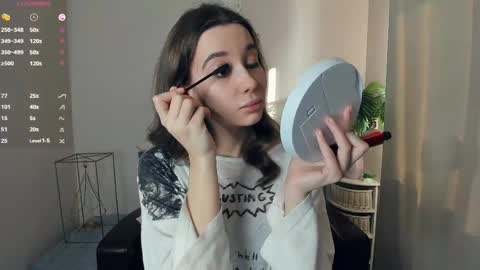 Lina online show from March 12, 2026, 1:17 pm