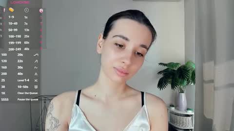 Lina online show from March 13, 2026, 10:44 am