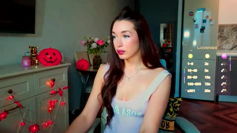 Snapshot of your_evaa chatting on November 2, 2025, 2:25 am your Evaa online show from November 2, 2025, 2:25 am