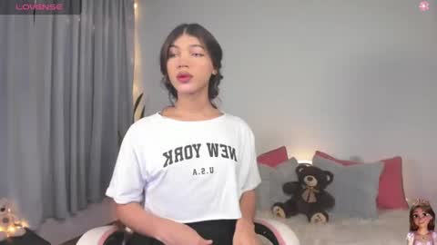 Snapshot of your_favorite_doll_ chatting on August 5, 2026, 9:39 pm Eliza online show from August 5, 2026, 9:39 pm