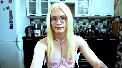 Snapshot of your_hotcutie chatting on October 22, 2025, 9:20 am Jane online show from October 22, 2025, 9:20 am