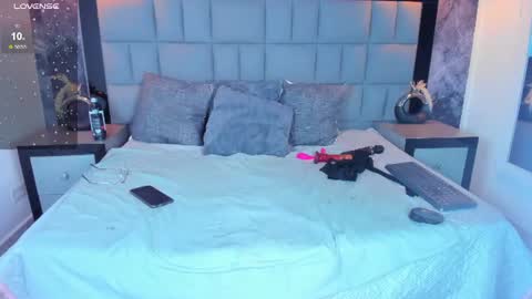 your_lady_milf online show from June 11, 2026, 12:32 am