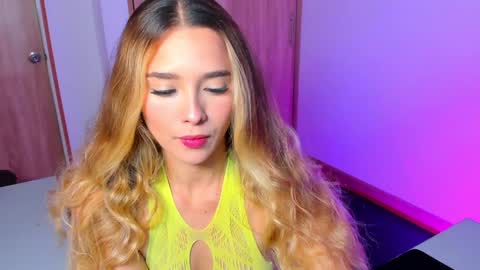 Snapshot of your_little_ chatting on January 8, 2025, 1:52 pm your_little_ online show from January 8, 2025, 1:52 pm