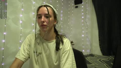 Snapshot of your_little_flexible_girl chatting on May 9, 2026, 8:03 pm Meri online show from May 9, 2026, 8:03 pm