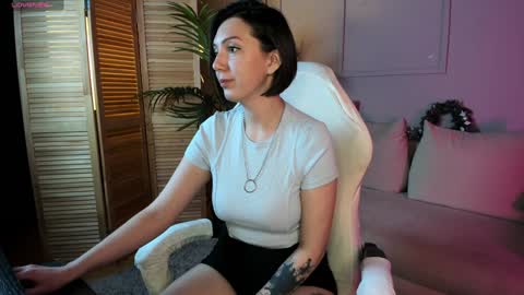 Snapshot of your_little_mom chatting on December 24, 2024, 3:47 pm Viky online show from December 24, 2024, 3:47 pm