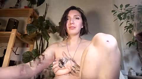 Snapshot of your_little_mom chatting on January 9, 2025, 8:44 pm Viky online show from January 9, 2025, 8:44 pm