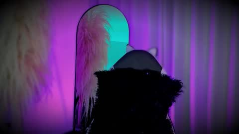 Cami independent model online show from March 4, 2026, 8:53 am