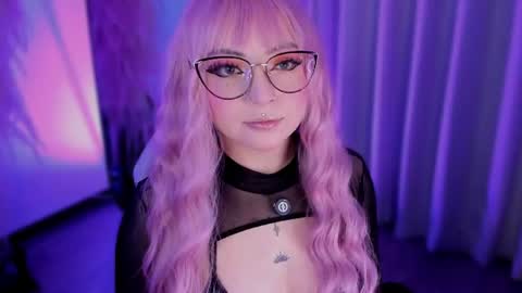 Cami independent model online show from June 18, 2026, 8:47 am