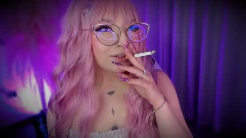 Cami independent model online show from June 19, 2026, 7:01 am
