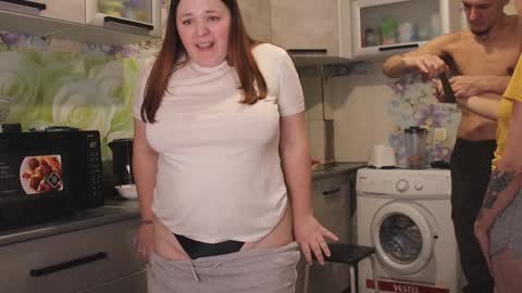 Snapshot of your_madhurricane chatting on December 13, 2024, 12:17 pm Daria and Lesia online show from December 13, 2024, 12:17 pm