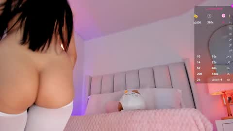 Snapshot of your_petite18 chatting on May 14, 2026, 11:44 pm your_petite18 online show from May 14, 2026, 11:44 pm