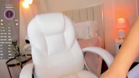 Snapshot of your_petite18 chatting on July 6, 2026, 11:51 pm your_petite18 online show from July 6, 2026, 11:51 pm