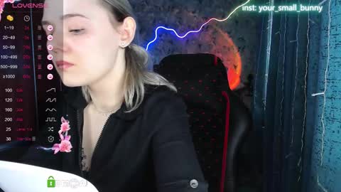 Molly online show from September 13, 2025, 4:01 am