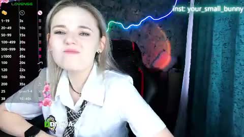 Snapshot of your_small_bunny chatting on August 3, 2026, 2:10 am Molly online show from August 3, 2026, 2:10 am