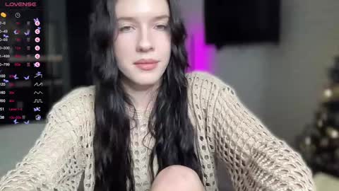 Mia  online show from January 31, 2025, 2:28 pm