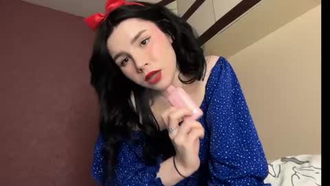 Snapshot of your_tender_doll chatting on June 28, 2026, 4:35 pm Alice online show from June 28, 2026, 4:35 pm
