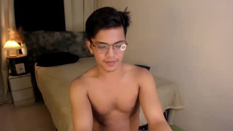 Snapshot of yourasian_bradley chatting on March 9, 2025, 5:28 pm yourasian_bradley online show from March 9, 2025, 5:28 pm