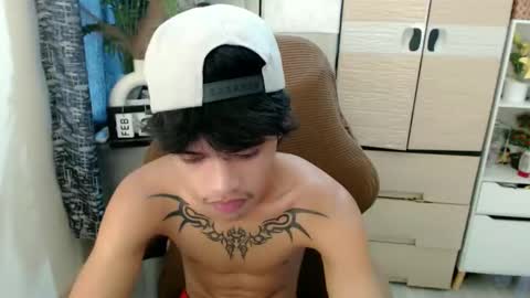 yourasian_eric online show from February 26, 2026, 7:40 am