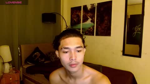 Snapshot of yourasiancarl chatting on January 10, 2026, 12:18 pm yourasiancarl online show from January 10, 2026, 12:18 pm