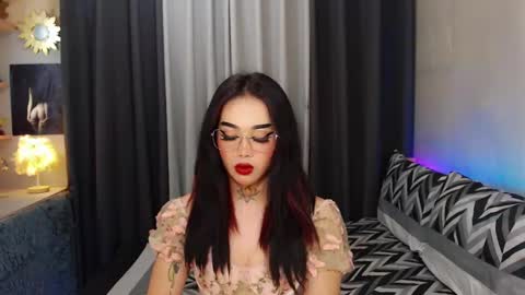 kim online show from February 21, 2025, 11:43 pm