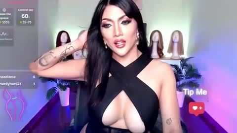 Snapshot of yourasiangoddess69 chatting on October 22, 2025, 11:54 am Goddess online show from October 22, 2025, 11:54 am