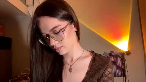 Elsa online show from March 6, 2026, 4:25 pm