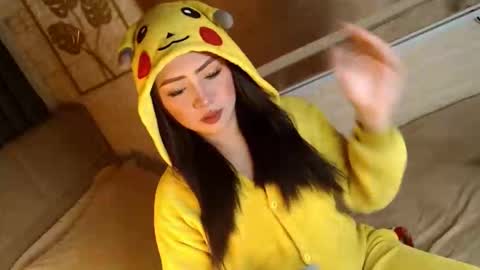 Snapshot of yourdevilsweettsx chatting on November 17, 2025, 10:54 am JEN online show from November 17, 2025, 10:54 am