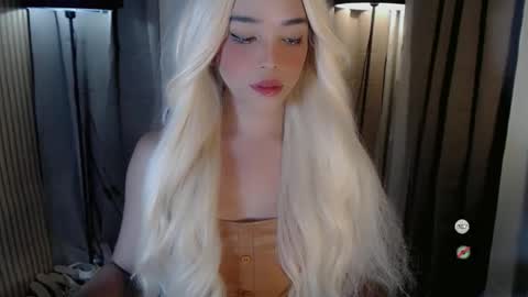 Snapshot of yourfavoratemaureen chatting on November 3, 2025, 10:27 am maureen love you online show from November 3, 2025, 10:27 am