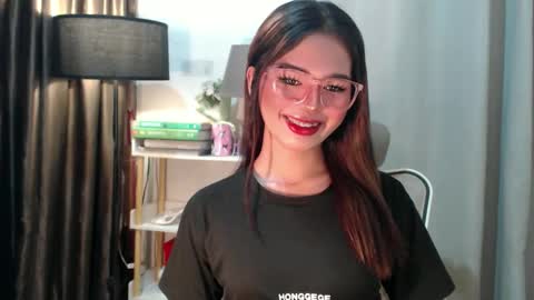 Snapshot of yourfavoratesunshine chatting on September 17, 2025, 10:06 am Sunshine online show from September 17, 2025, 10:06 am