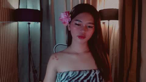 Snapshot of yourfavoratesunshine chatting on October 21, 2025, 12:39 pm Sunshine online show from October 21, 2025, 12:39 pm