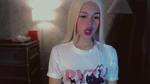 Snapshot of yourfavoratesunshine chatting on November 20, 2025, 10:48 am Sunshine online show from November 20, 2025, 10:48 am