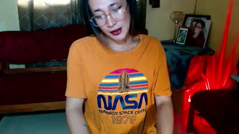 ZOE KHATE online show from December 4, 2025, 10:51 pm