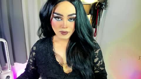 Snapshot of yourfiercemistress chatting on November 24, 2025, 11:37 pm not into STINGY and CHEAP people online show from November 24, 2025, 11:37 pm